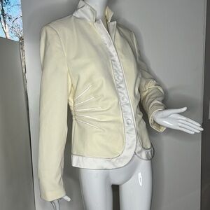 Hugo Boss US Sz 10 Cream Velvet with Satin Trim Snap Front Blazer